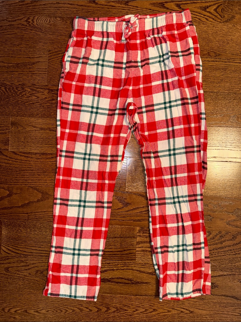Men’s size L festive holiday pajama pants.